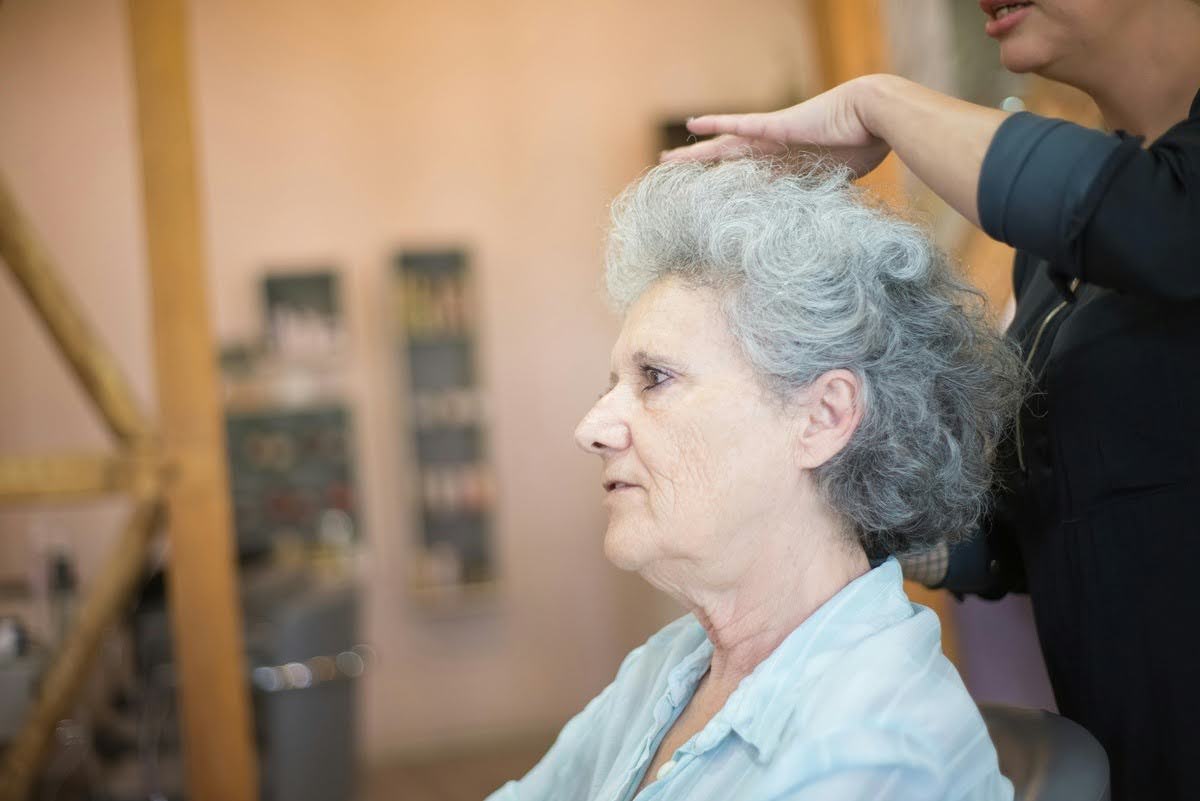 Top 3 Hair Growth Serums for Menopausal Hair Loss: Prices, Results & Reviews