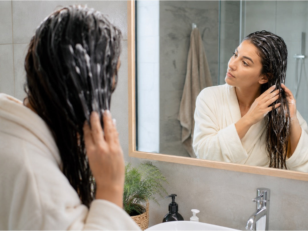 How Long to Leave Hair Mask in for Dry Hair: Time & Effects Explained